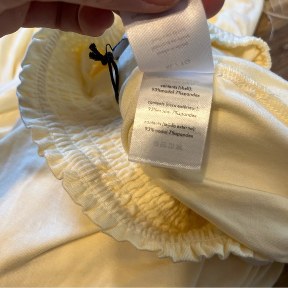 Weworewhat Wide Leg Yellow Stretch Pants Size X-Large With Feather Accent A30 - Picture 9 of 9